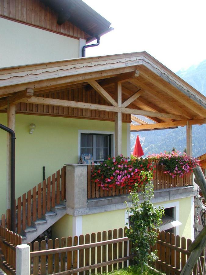 Ferienwohnung Am Bauernhof Zechner Heidi Flattach Bagian luar foto