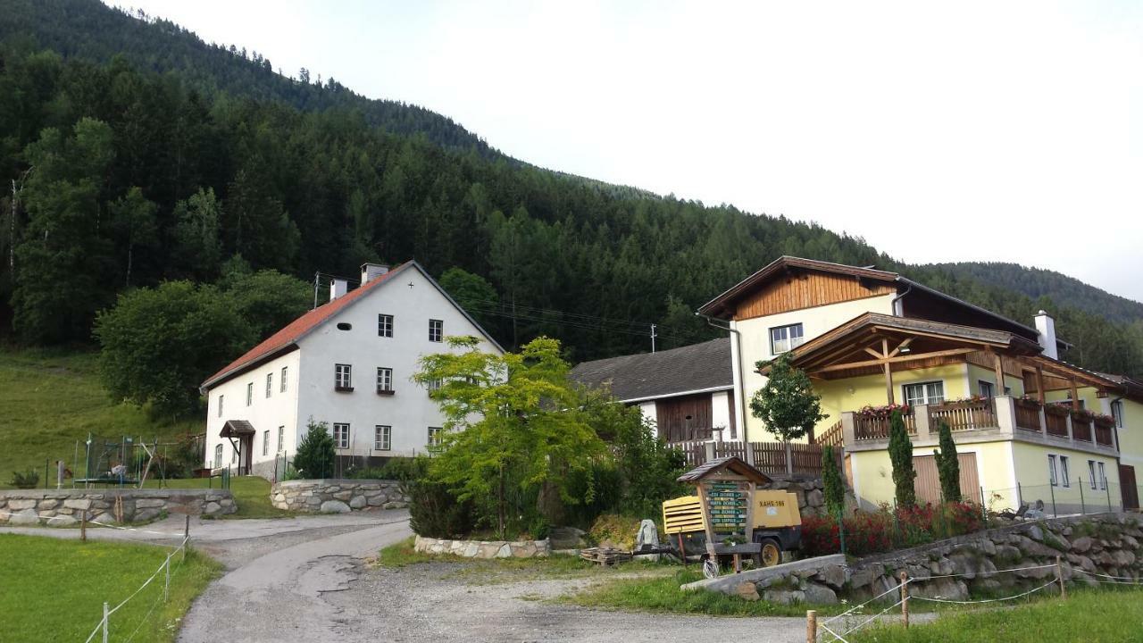 Ferienwohnung Am Bauernhof Zechner Heidi Flattach Bagian luar foto